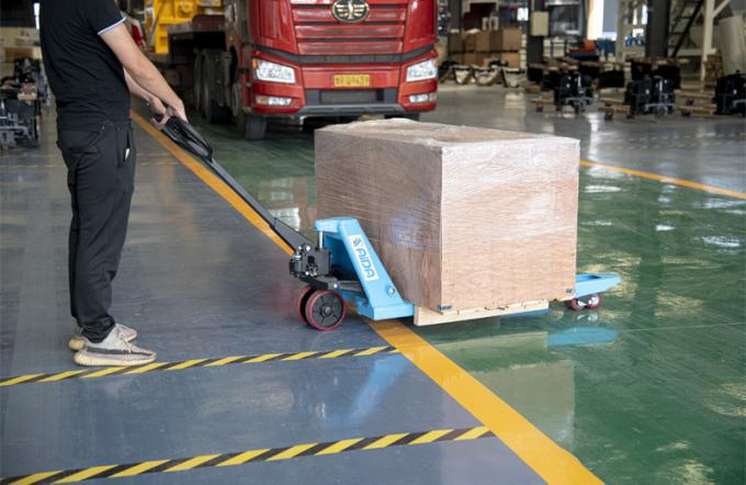 Livraison manuelle du porte-palettes à main 2000 kg 550 mm largeur de la fourchette porte-palettes 3000 kg 4